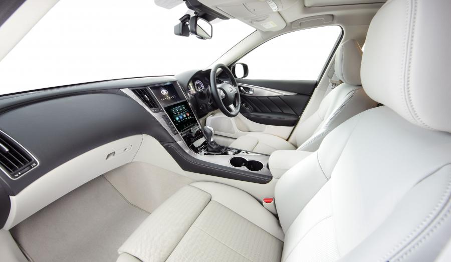 Интерьер Infiniti Q50S 3.0t 2016 года  (AU) (фото 16 из 22)